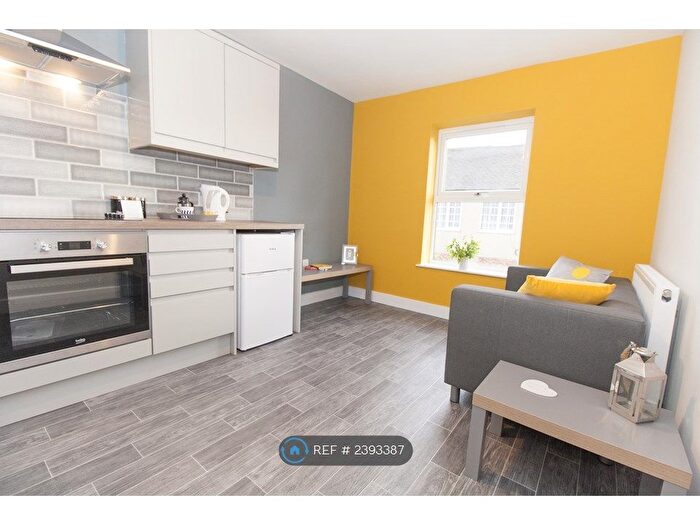 1 Bedroom Flat To Rent In High Street, Kippax, Leeds, LS25