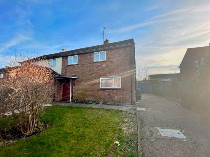 3 Bedroom Property To Rent In Saxon Road, Wheathampstead, St Albans, AL4