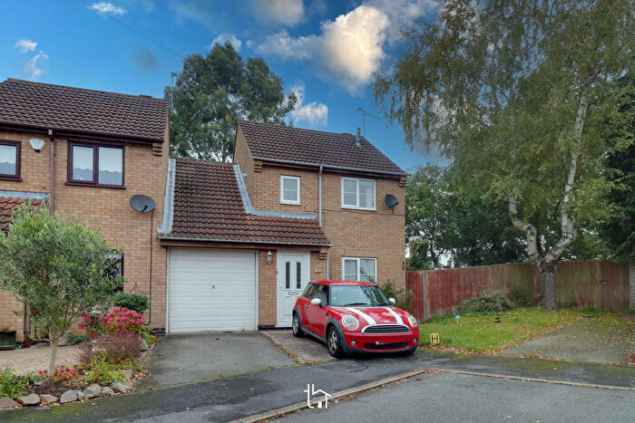 3 Bedroom Semi-Detached House For Sale In Woodbank, Burbage, LE10