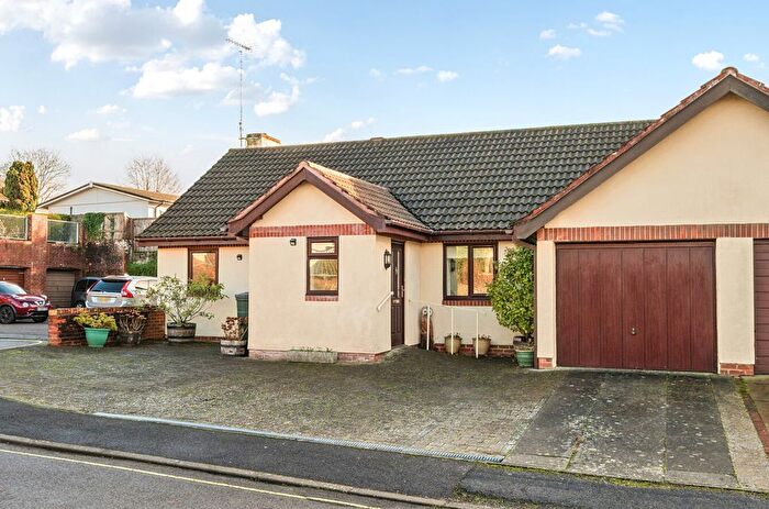 3 Bedroom Bungalow For Sale In Mallard Close, Alresford, Hampshire, SO24