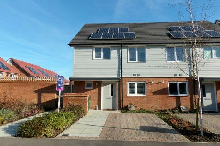 3 Bedroom Property To Rent In Bewbush, Crawley, RH11