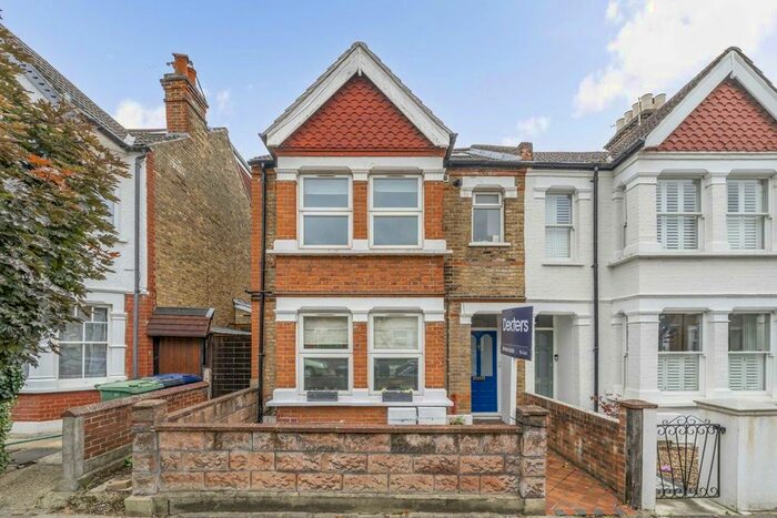 3 Bedroom Flat To Rent In Elthorne Avenue, London, W7