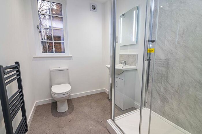 1 Bedroom Flat To Rent In Cliff Road, City Centre, Nottingham, NG1