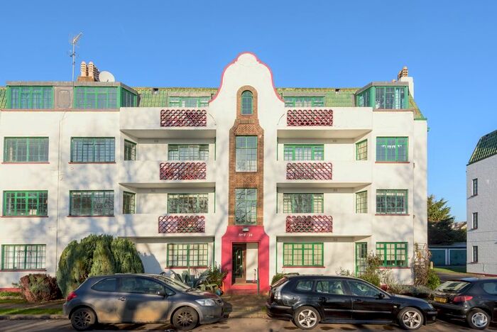 3 Bedroom Flat To Rent In Ealing Village, Epc C, W5