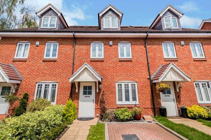 4 Bedroom Terraced House To Rent In Elham Crescent, Dartford, Kent, DA2