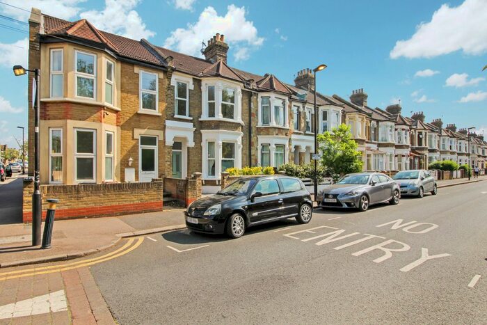 5 Bedroom End Of Terrace House To Rent In Lyttelton Road, London, E10