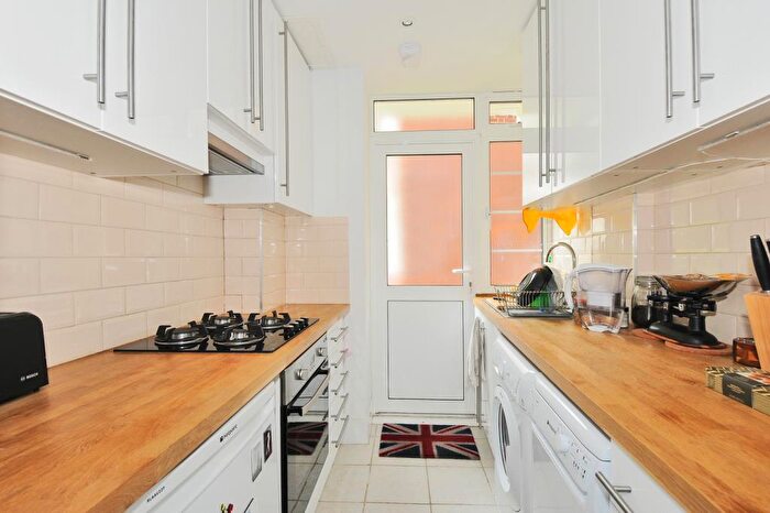 2 Bedroom Apartment To Rent In Shannon Place, St Johns Wood, NW8