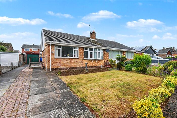 2 Bedroom Semi-Detached Bungalow For Sale In Cambridge Avenue, Scunthorpe, DN16