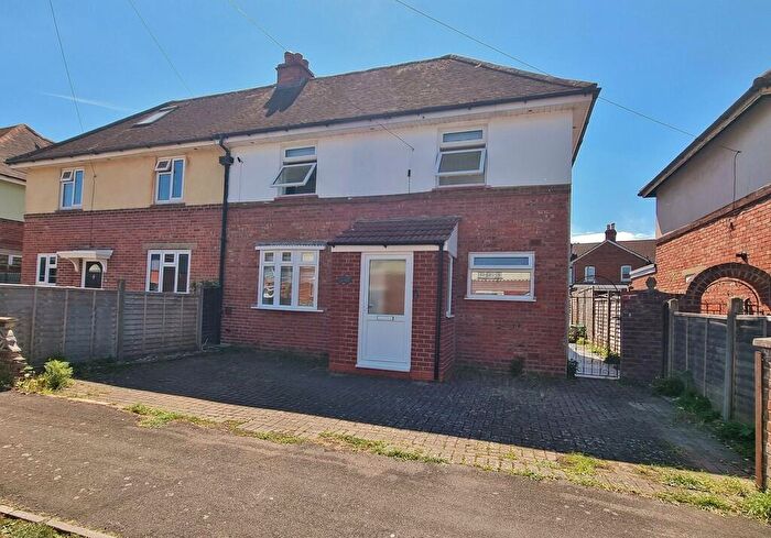 3 Bedroom Semi-Detached House For Sale In Cross Way, Havant, PO9