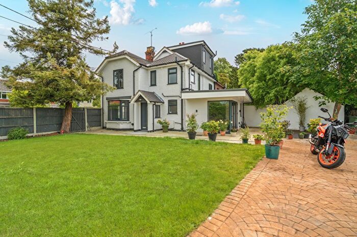 4 Bedroom Semi-Detached House For Sale In Aston Clinton, Buckinghamshire, HP22