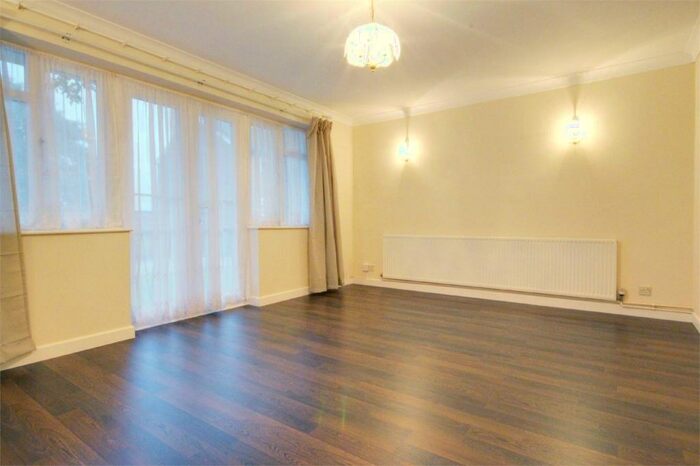 1 Bedroom Flat To Rent In Chase Side, London, N14