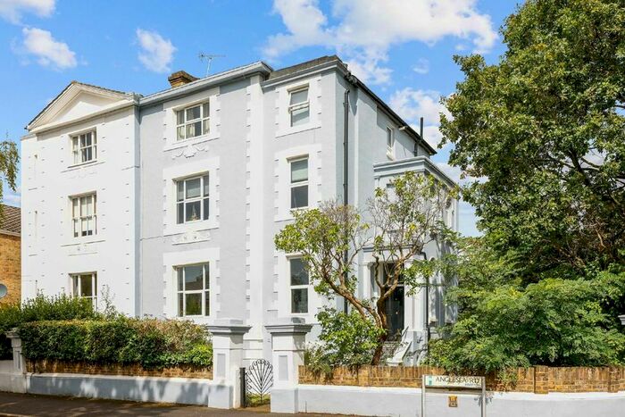 2 Bedroom Flat To Rent In Anglesea Road, Kingston Upon Thames, KT1