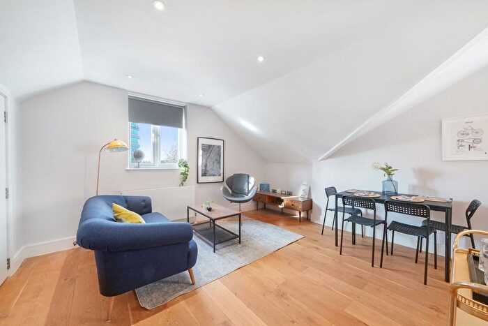 2 Bedroom Flat To Rent In Shoot Up Hill, Kilburn /West Hampstead, NW2