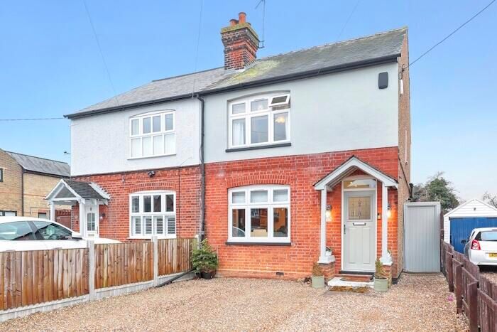 3 Bedroom Semi-Detached House For Sale In Fyfield Road, Ongar, CM5
