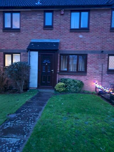 2 Bedroom Terraced House To Rent In Buckhurst Hill, IG9