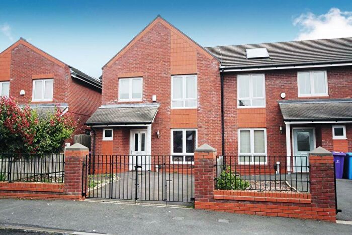 3 Bedroom Semi-Detached House To Rent In Hartopp Road, Belle Vale, Liverpool, Merseyside, L25
