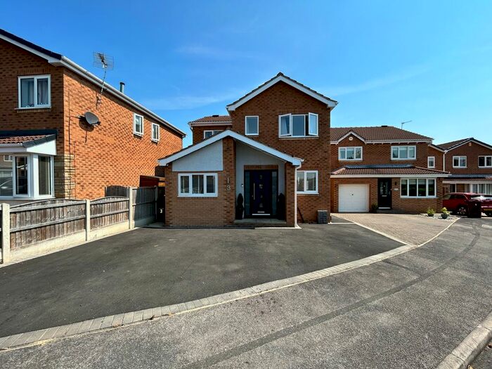 4 Bedroom Detached House To Rent In Heather Close, Ossett, WF5