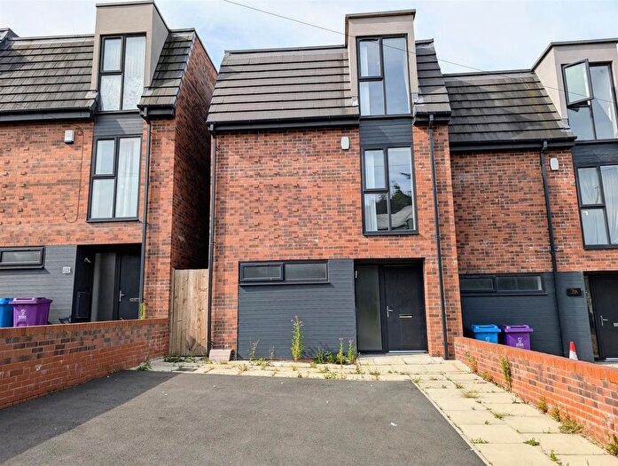 4 Bedroom Semi-Detached House To Rent In Darmonds Green Avenue, Anfield, Liverpool, L6