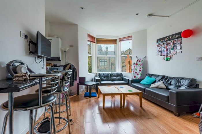 6 Bedroom Property To Rent In Simonside Terrace, Newcastle Upon Tyne, NE6