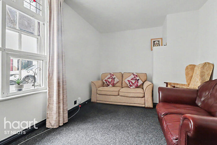 1 Bedroom Apartment For Sale In High Street, Huntingdon, PE29