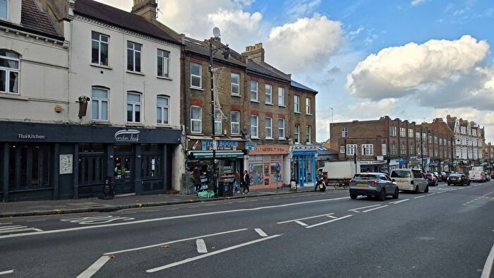 3 Bedroom Flat To Rent In Crouch End Hill, Crouch End, N8