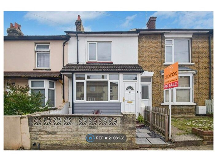 3 Bedroom Terraced House To Rent In Trafalgar Street, Gillingham, ME7