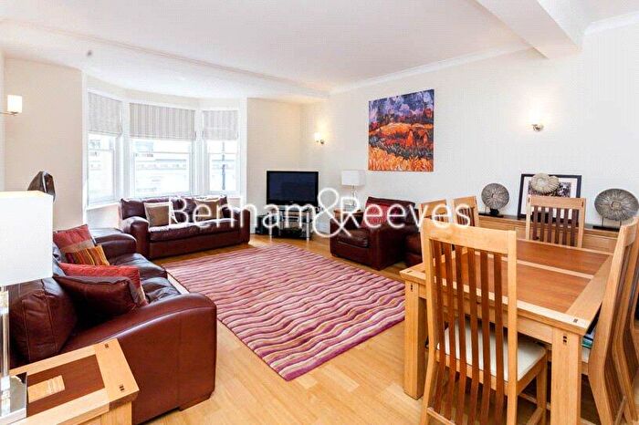 2 Bedroom Apartment To Rent In Temple Avenue, London, EC4Y