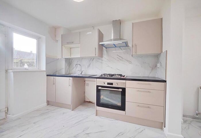 4 Bedroom End Of Terrace House To Rent In Ashcroft Grove, Birmingham, West Midlands, B20