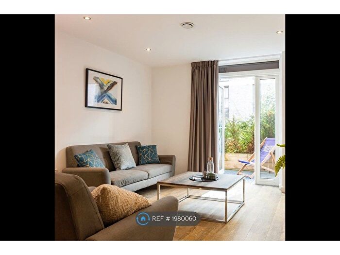 2 Bedroom Flat To Rent In Exchange Square, Birmingham, B4