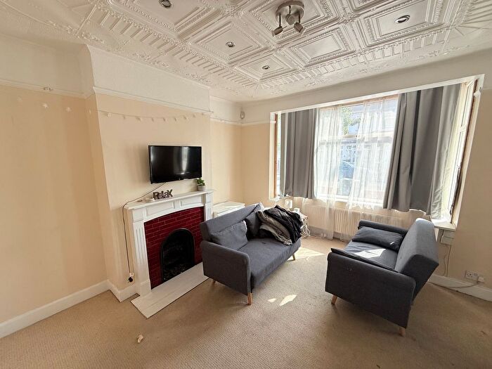 4 Bedroom Terraced House To Rent In Broadwater Road, London, SW17