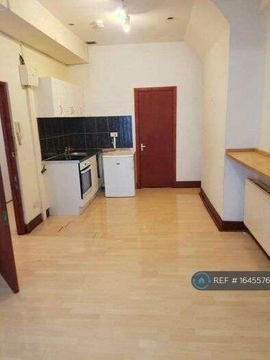 Studio To Rent In London, London, EC2A