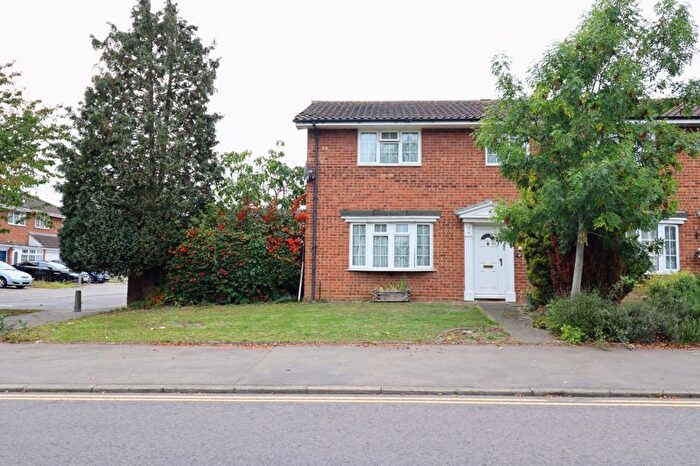 4 Bedroom End Terrace House For Sale In Brooklands Road, Bletchley, Milton Keynes, MK2