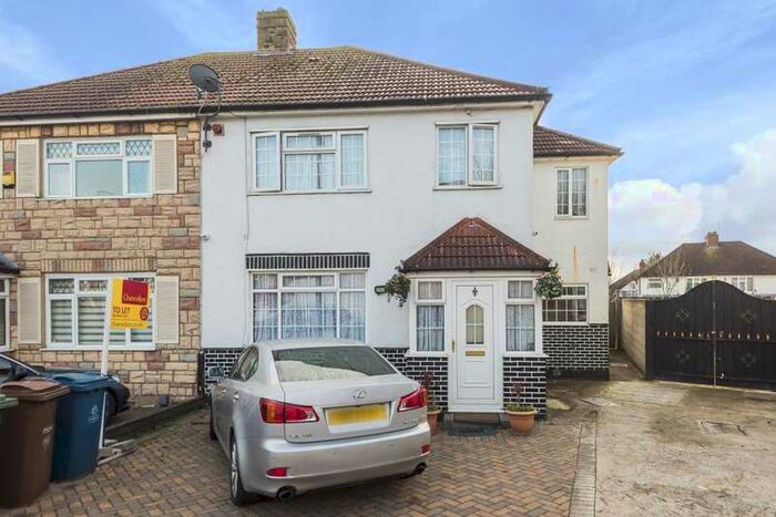 Apartment To Rent In Langland Crescent, Stanmore, HA7