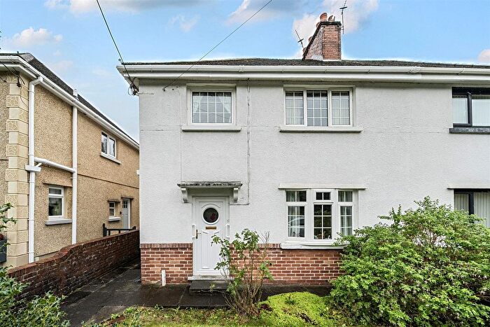3 Bedroom Semi-Detached House For Sale In Heol Morlais, Trimsaran, Kidwelly, SA17