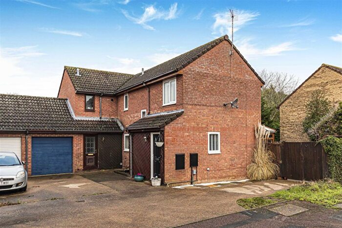 3 Bedroom Semi Detached House For Sale In Providence Way, Waterbeach, Cambridge, CB25