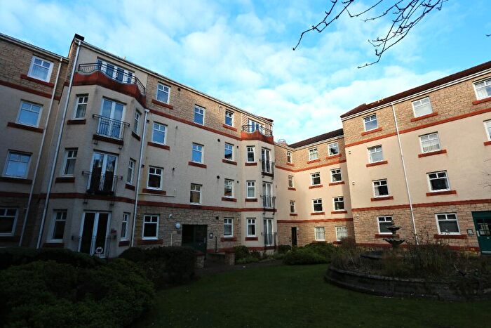 2 Bedroom Flat To Rent In Sinclair Gardens, Gorgie, Edinburgh, EH11