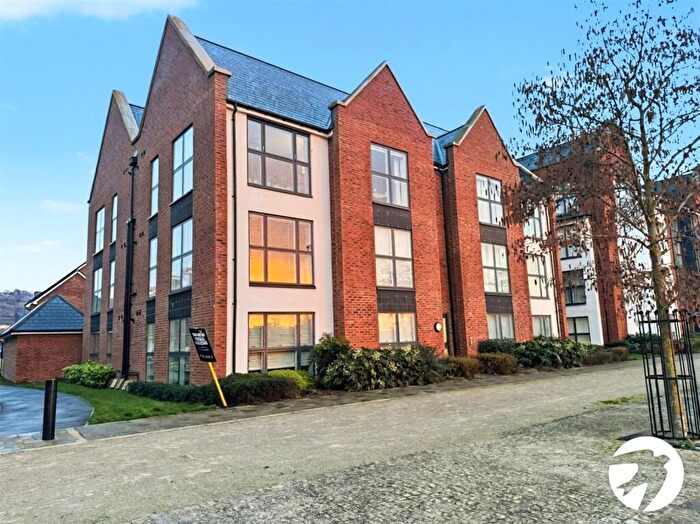 1 Bedroom Flat For Sale In Narwhal Crescent, Wouldham, Rochester, Kent, ME1