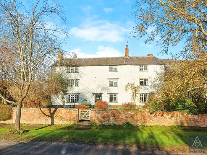 6 Bedroom Semi Detached House For Sale In Church End, Leckhampstead, Buckingham, MK18