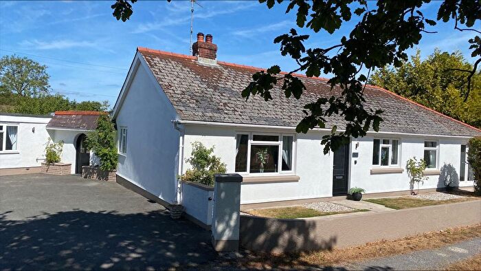 5 Bedroom Detached Bungalow For Sale In Crosslanes, Kilgetty, SA68