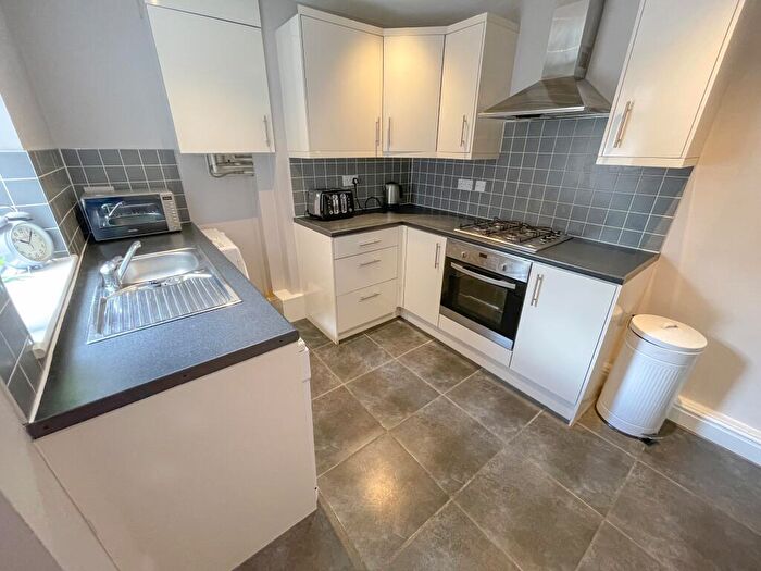 4 Bedroom Terraced House To Rent In Ling Street, L7