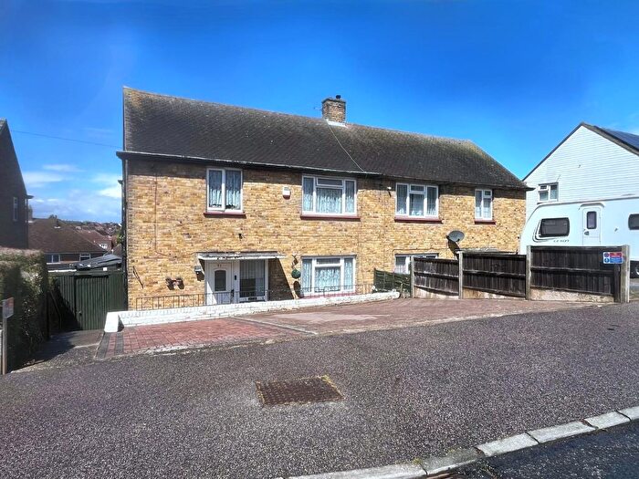 3 Bedroom Semi-Detached House For Sale In St. Hildas Way, Gravesend, DA12