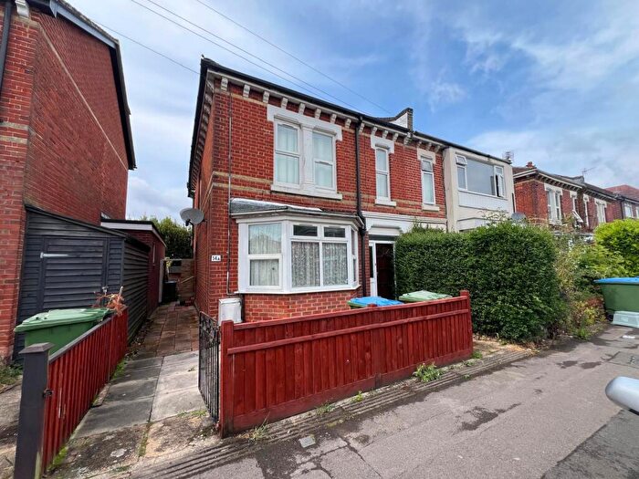 2 Bedroom Flat To Rent In Heatherdeane Road, Southampton, SO17