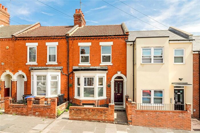 3 Bedroom Terraced House For Sale In Adams Avenue, Northampton, Northamptonshire, NN1