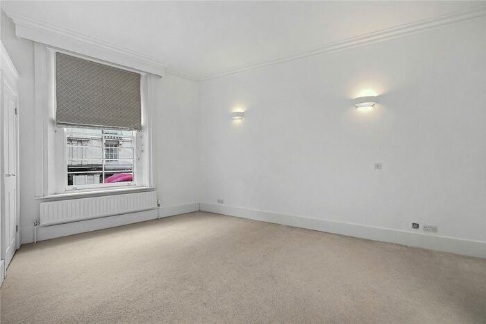 2 Bedroom Flat To Rent In New Oxford Street, London, WC1A