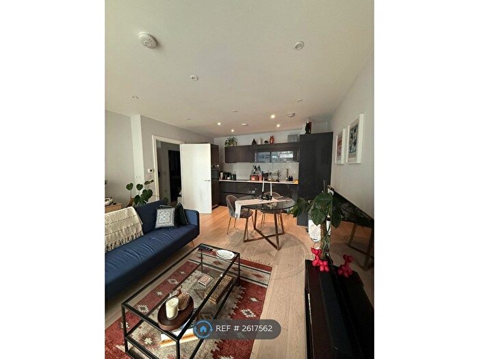 1 Bedroom Flat To Rent In Blackfriars Road, London, SE1