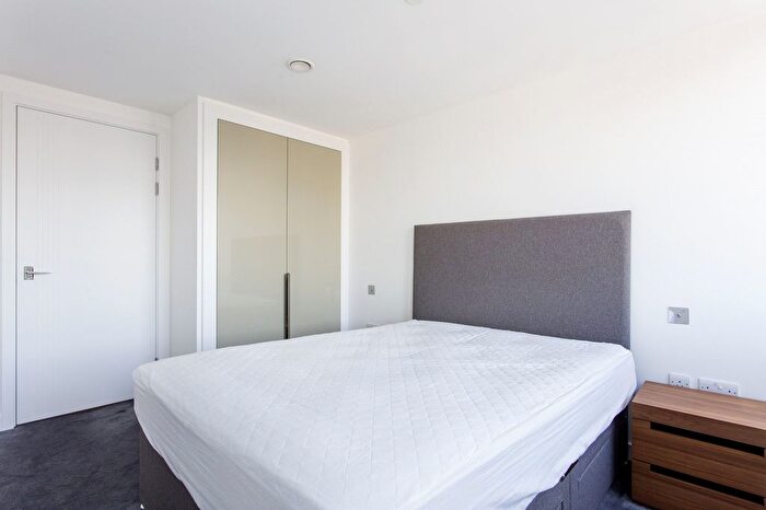 2 Bedroom Flat To Rent In Eagle Point, City Road, London, EC1V