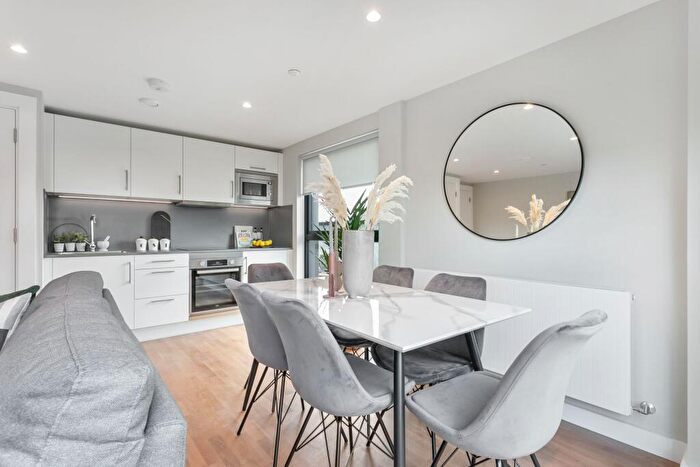 2 Bedroom Flat To Rent In Orion House - Cranbrook Road, IG1