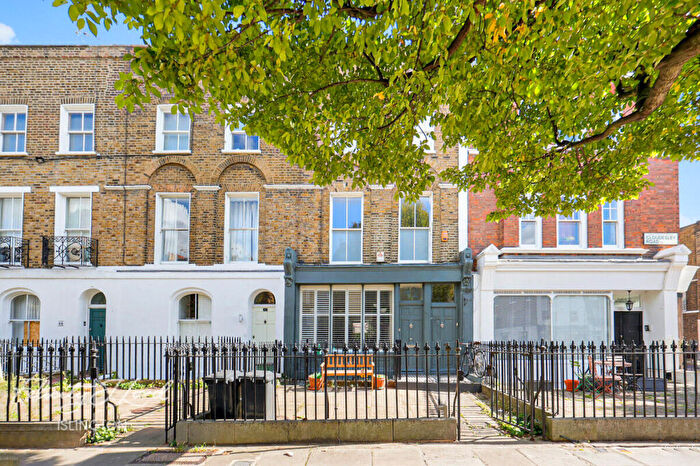 2 Bedroom Terraced House For Sale In Cloudesley Road, London, N1