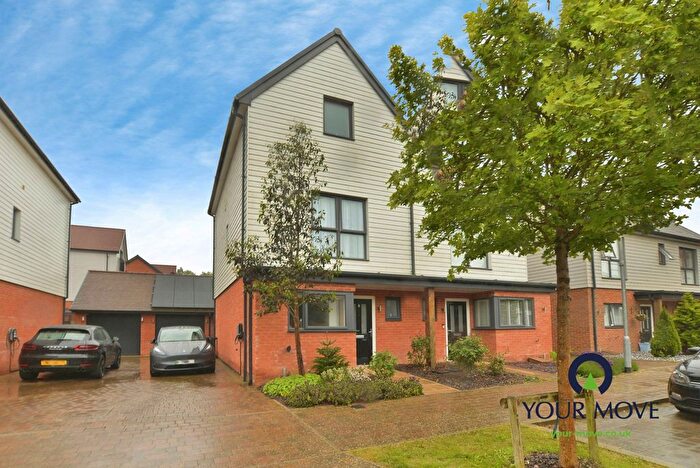 3 Bedroom Semi Detached House For Sale In Woodland Rise, Chilmington Green, Kent, TN23