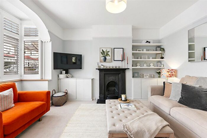 4 Bedroom Terraced House For Sale In Hillbrook Road, London, SW17